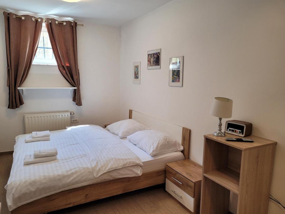 Hotel Vila Katrca Ljubljana Extérieur photo