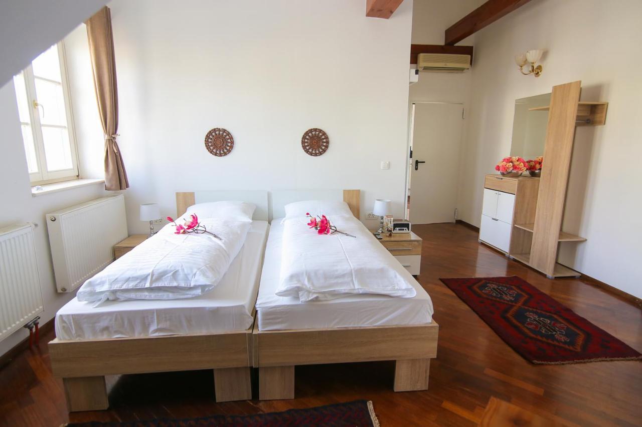 Hotel Vila Katrca Ljubljana Extérieur photo