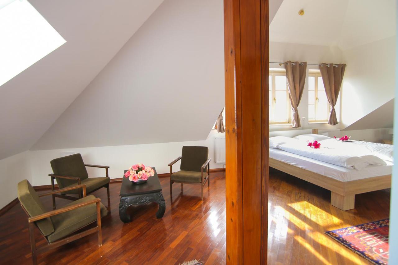 Hotel Vila Katrca Ljubljana Extérieur photo