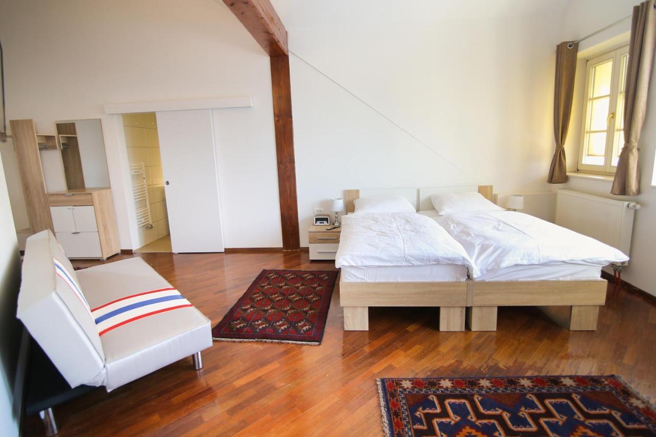 Hotel Vila Katrca Ljubljana Extérieur photo